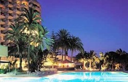 Workers at three area hotels on strike through sunday  